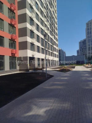 Продаж 1-кімн квартири, 4/25 пов, 43. 5 м², ЖК Варшавський 3