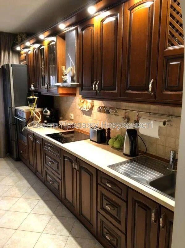 Продається 2-кімн. квартира, 15/16 пов, 70. 4 м² у Києві. Ві