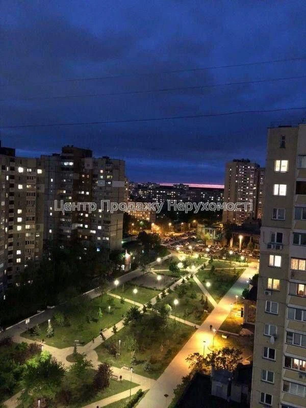 Продається 2-кімн. квартира, 15/16 пов, 70. 4 м² у Києві. Ві