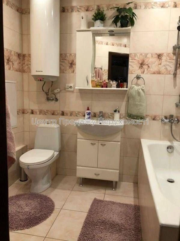 Продається 2-кімн. квартира, 15/16 пов, 70. 4 м² у Києві. Ві