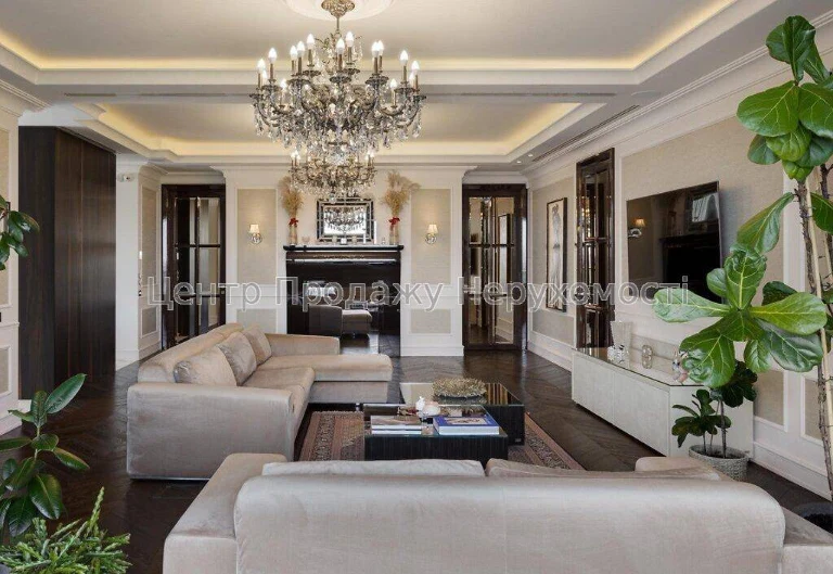 Продаж 6-кімн. квартири 476 м², 3/5 пов, Київ! Просторо та в