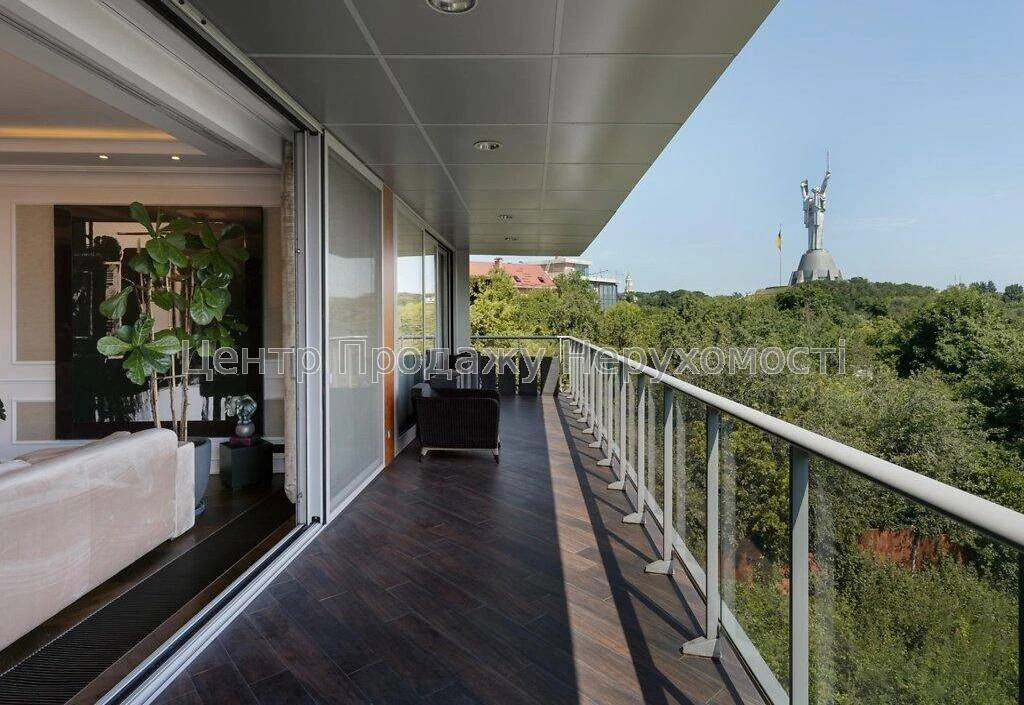 Продаж 6-кімн. квартири 476 м², 3/5 пов, Київ! Просторо та в