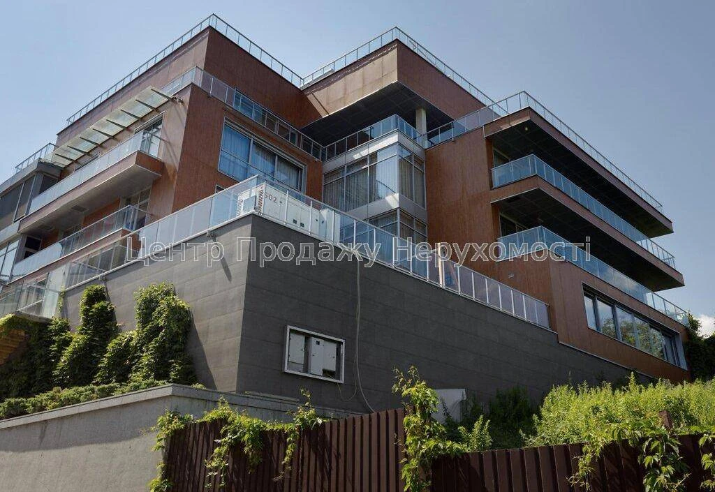 Продаж 6-кімн. квартири 476 м², 3/5 пов, Київ! Просторо та в