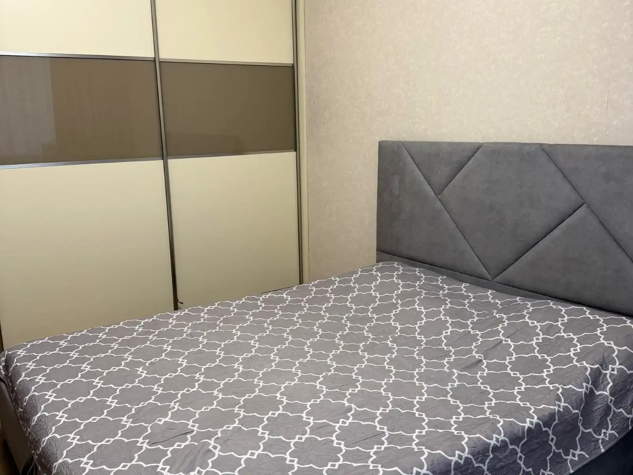 Продаж квартири 1-кімн. 40.4 м² 8/24 пов.