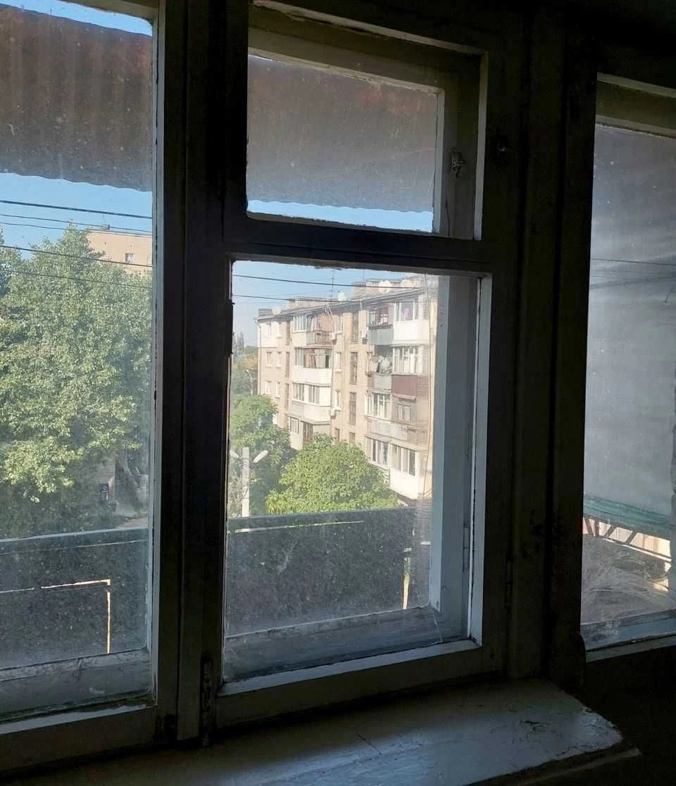 Продам 2-к квартиру в кирпичном доме на пр. Слобожанский