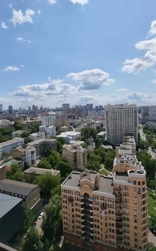 Продам квартиру в центрі Києва, з документами, без комісії