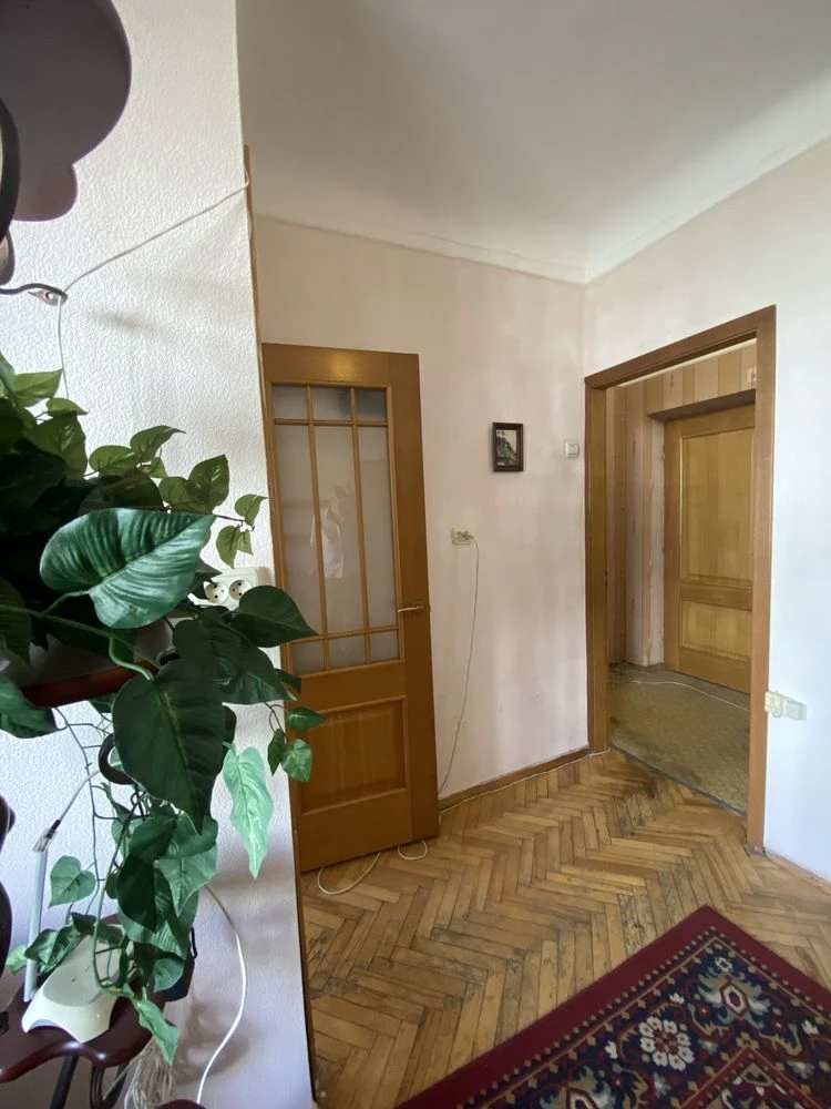 Продам 1 кімн квартиру Берестейський проспект 15 метро "Полі