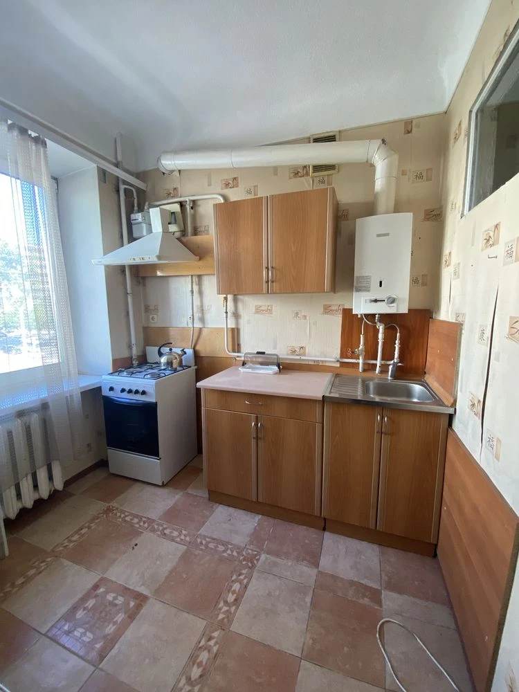 Продам 1 кімн квартиру Берестейський проспект 15 метро "Полі