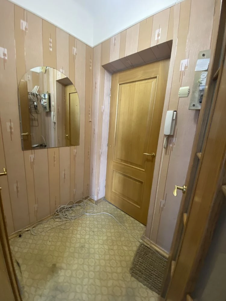 Продам 1 кімн квартиру Берестейський проспект 15 метро "Полі