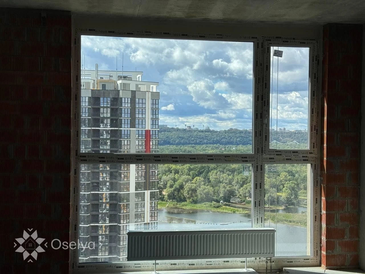 Будинок 13-17 Продаж видової 2-кімнатної квартири в ЖК «Руса