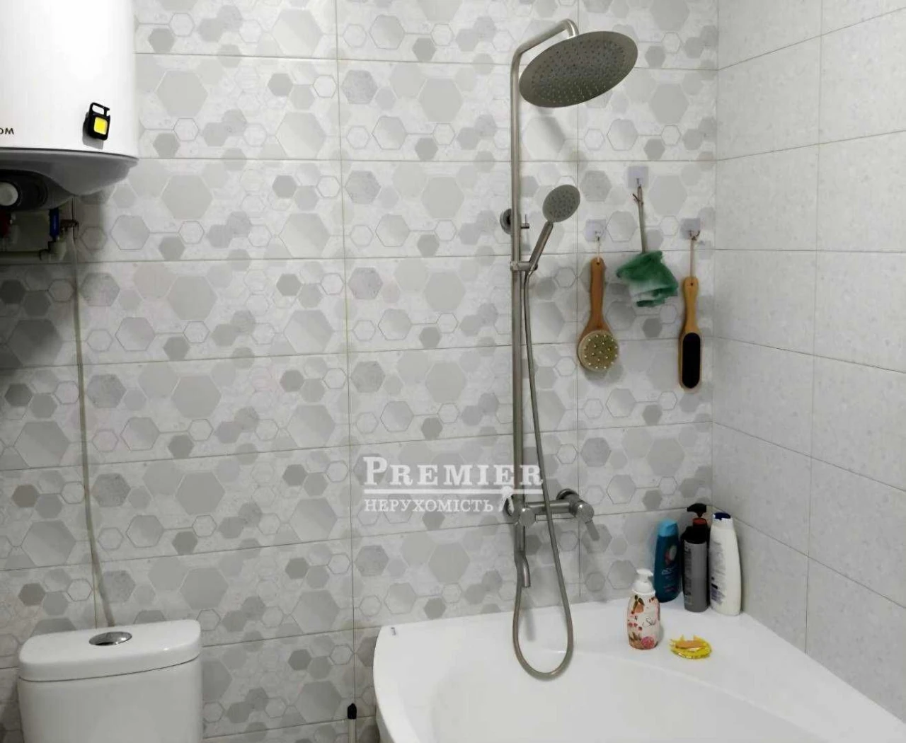Продам 2-х кімнатну квартиру з ремонтом в новому цегляному б