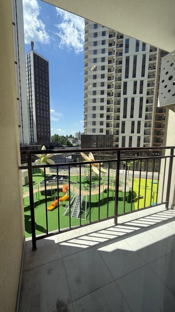 Продам 1 комнатную квартиру с Ремонтом, 41 м2,Кадорр сити,66