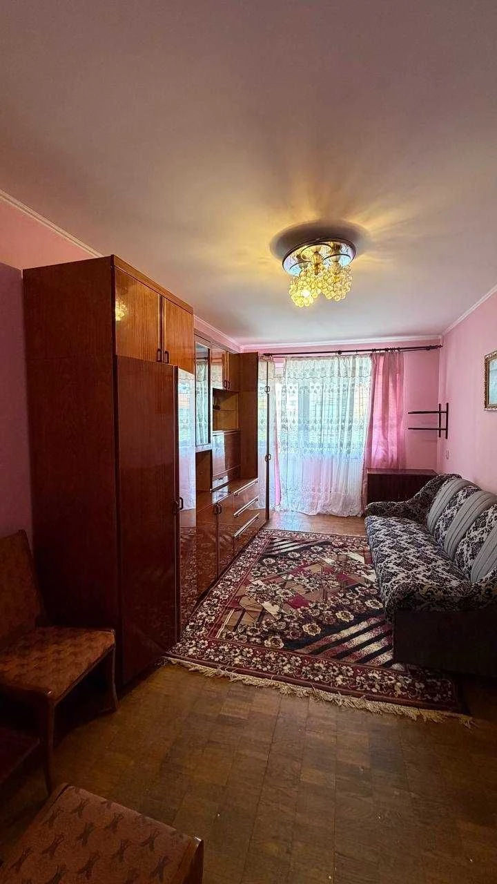 продаж 2-кім вторинка в центрі по вул. Незалежності.