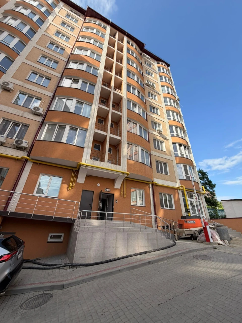 Продаж новобуд 3 х кімн Чернівці Героїв Майдану Щербанюка