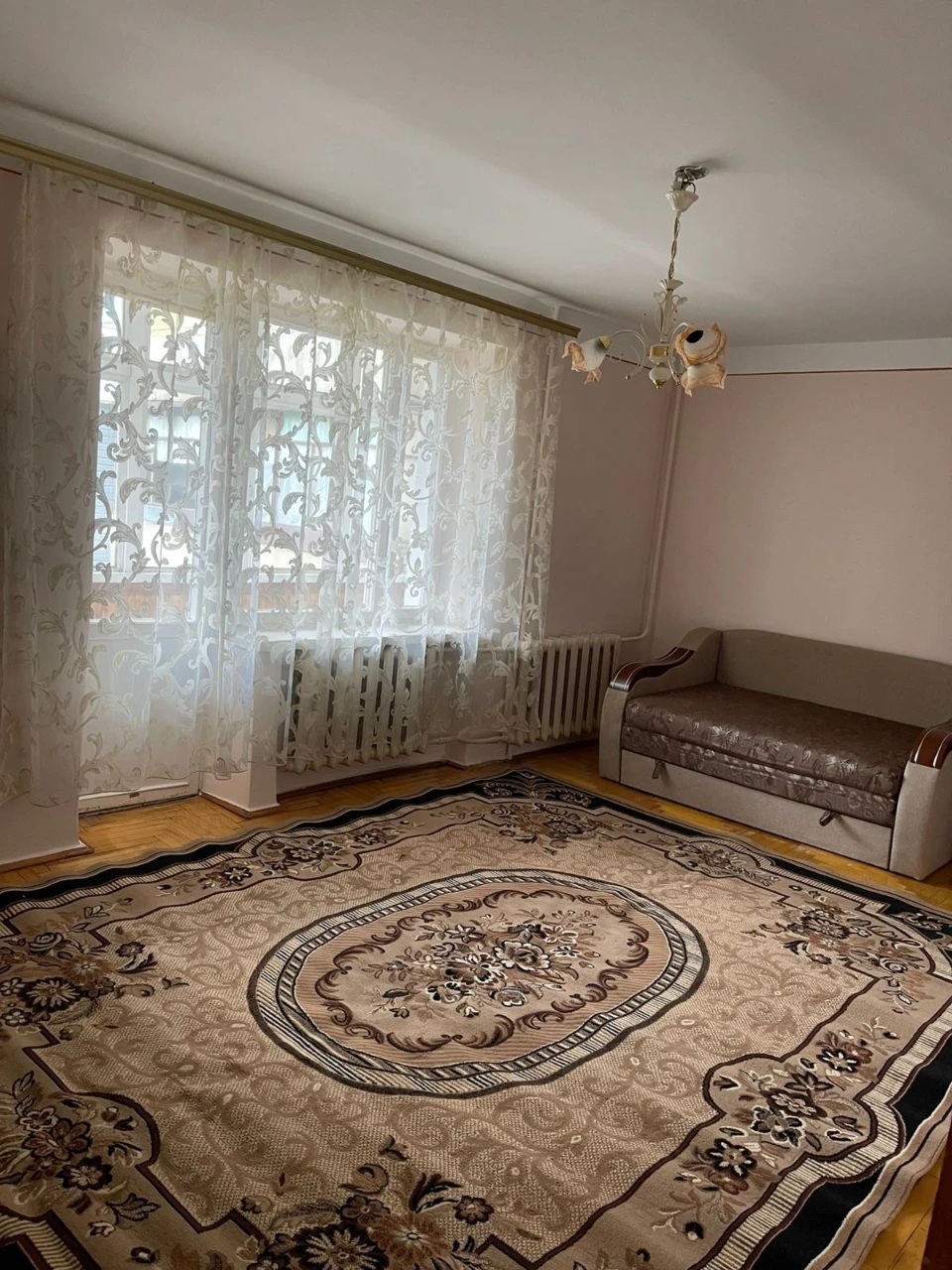 Продаж квартира чешка Чернівці три кімнати 2й поверх