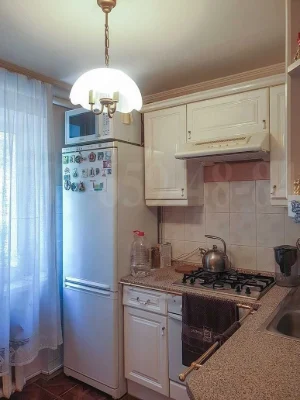 Мечникова. Кловская. Печерск. Продам 3х ком квартиру.