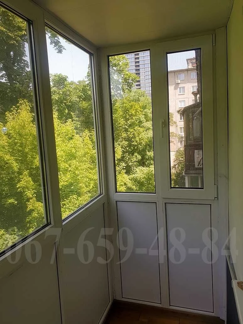 Мечникова. Кловская. Печерск. Продам 3х ком квартиру.