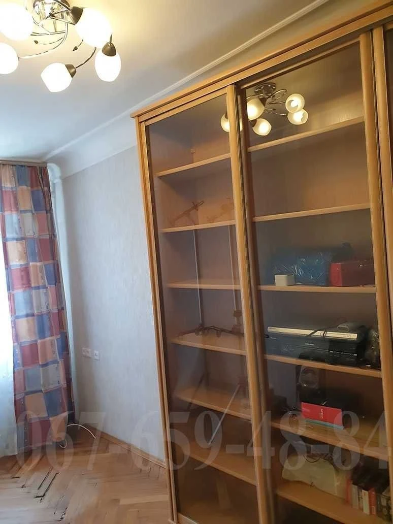 Мечникова. Кловская. Печерск. Продам 3х ком квартиру.