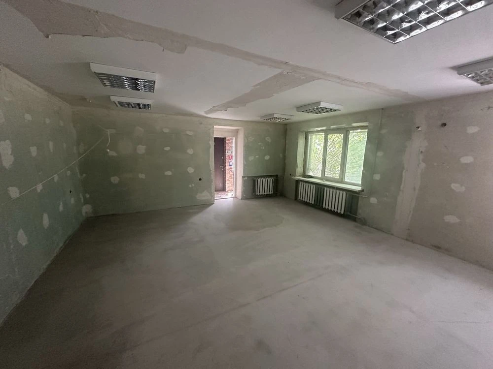 Продам квартиру на 1 поверсі вул. Джона Маккейна (Івана Кудр