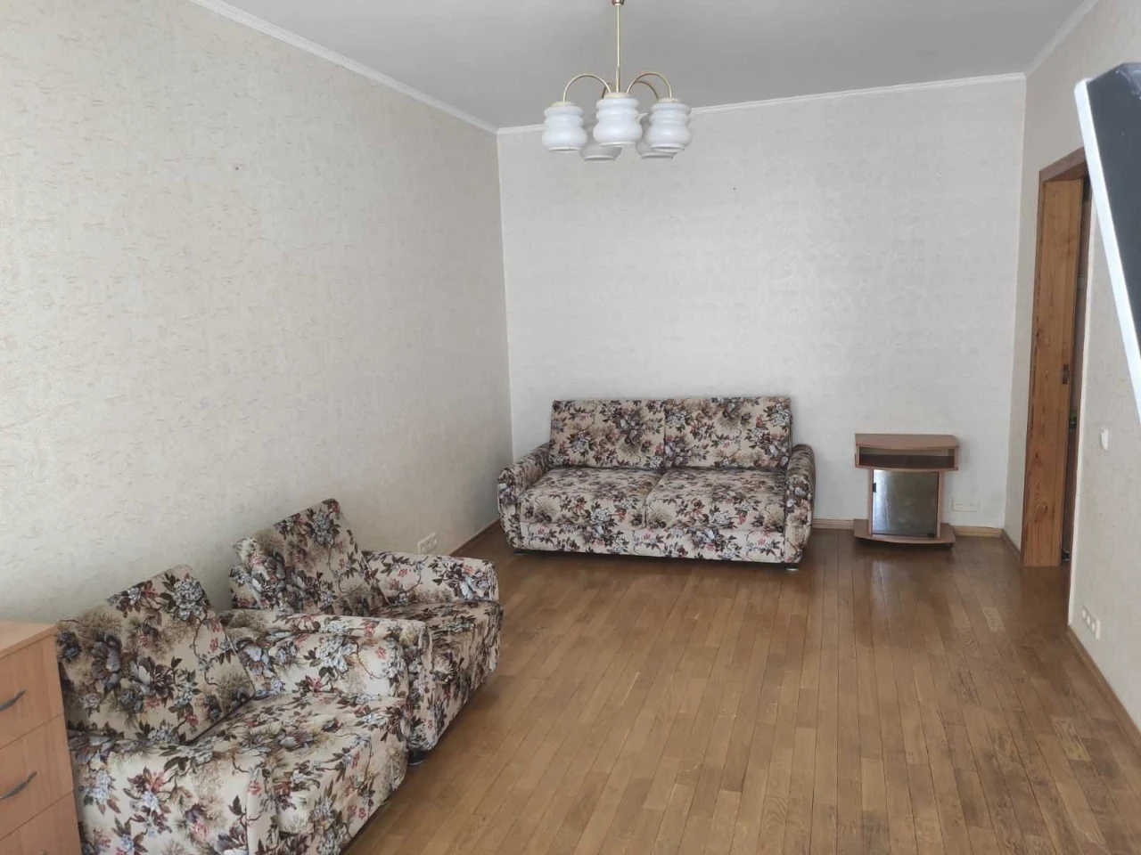 Продам 2-ух комнатную кв-ру на Оболони, ул. Героев Днепра,22
