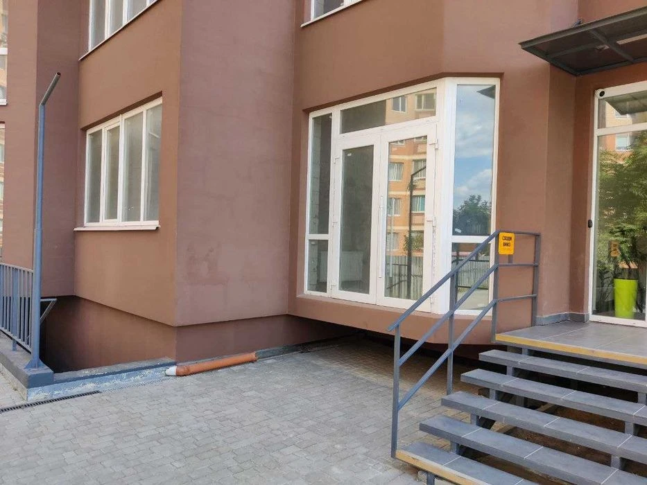 квартиру под офис, магазин в ЖК Новая Европа 1/13 п-го. 36