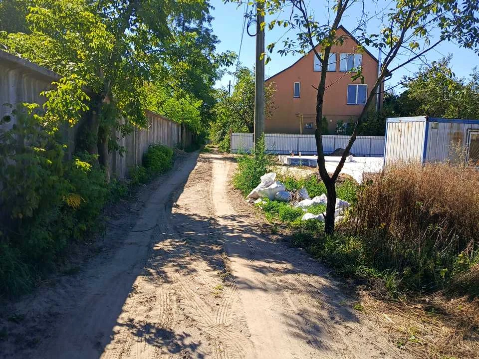 Ділянка. Київ, Садова вул.