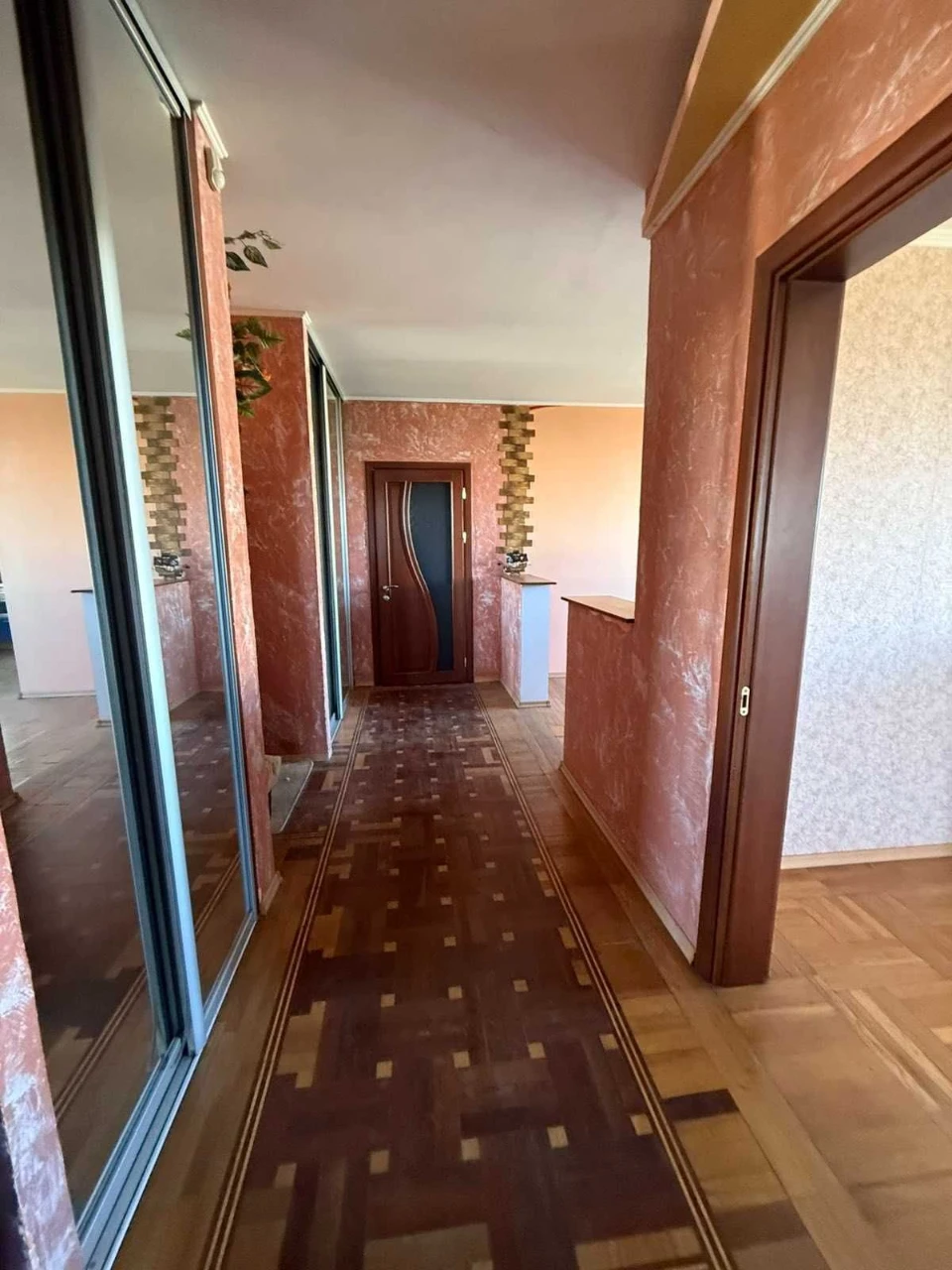 Продам 4 комнатную квартиру по ул. Семена Палия