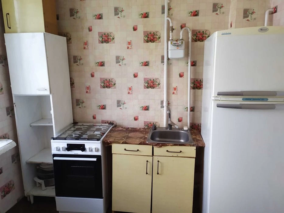 Selling my own 1-room apartment, New Circus area, VLASN