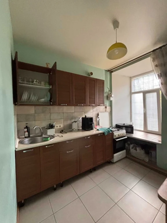 Продам 2 ком квартиру Сталинка Центр Парк