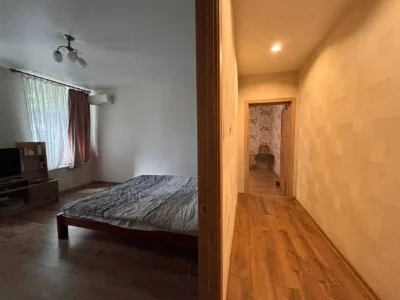 Продам 2 ком квартиру Сталинка Центр Парк