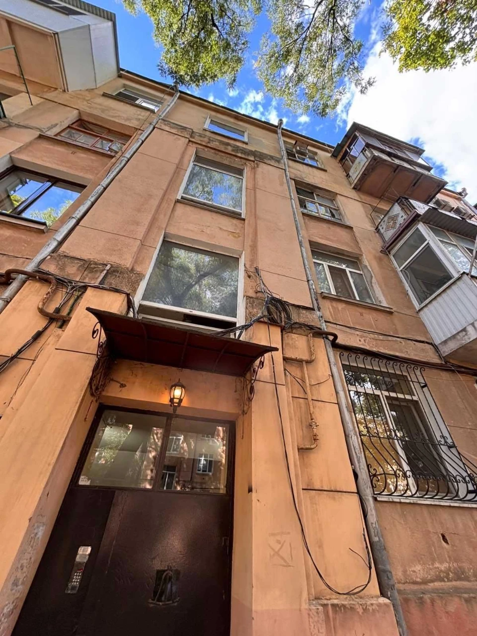 Продам 2 ком квартиру Сталинка Центр Парк
