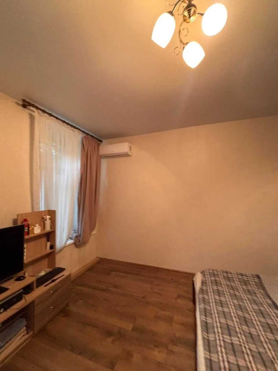 Продам 2 ком квартиру Сталинка Центр Парк