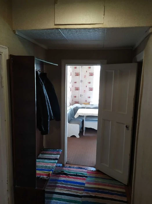 Selling my own 1-room apartment, New Circus area, VLASN