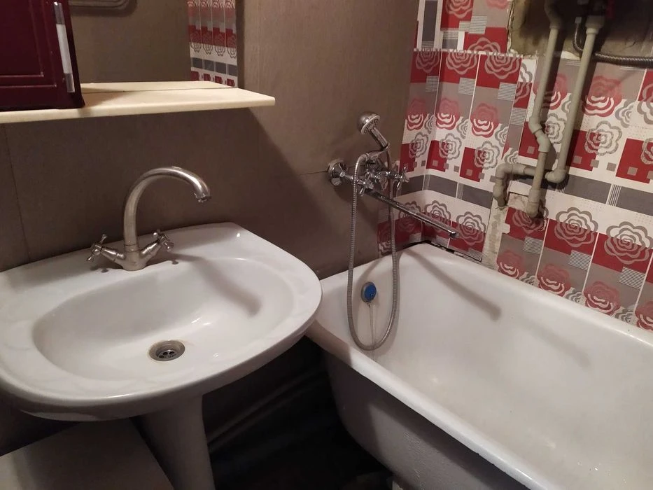 Selling my own 1-room apartment, New Circus area, VLASN