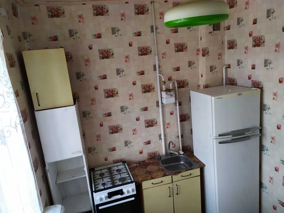 Selling my own 1-room apartment, New Circus area, VLASN