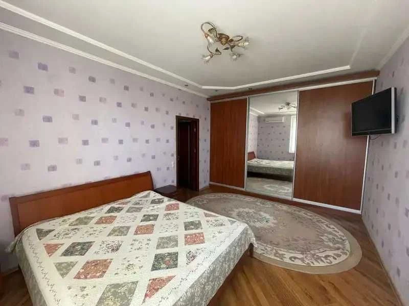 2К 76,4М² у ЖК Чудо-Місто, Центр, 7/18 — КУХНЯ 18М², з мебля