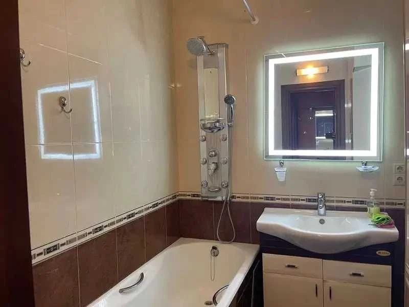2К 76,4М² у ЖК Чудо-Місто, Центр, 7/18 — КУХНЯ 18М², з мебля