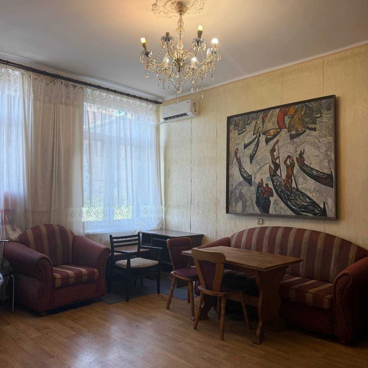 в продаже замечательная сталинка в любимом центре