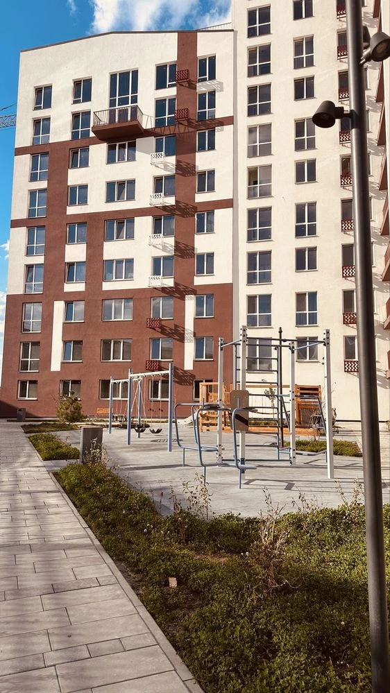 Полторушка в новобудові «Зиґ- заг» топове планування