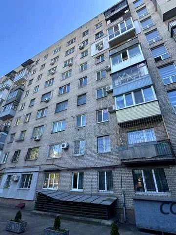 Продам квартиру Антоновича Леси Украинки парк Глобы под ваш