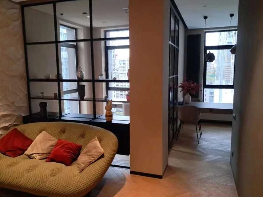 Без комісії! ЖК Новопечерські Липки, 55 м.кв. на середньому