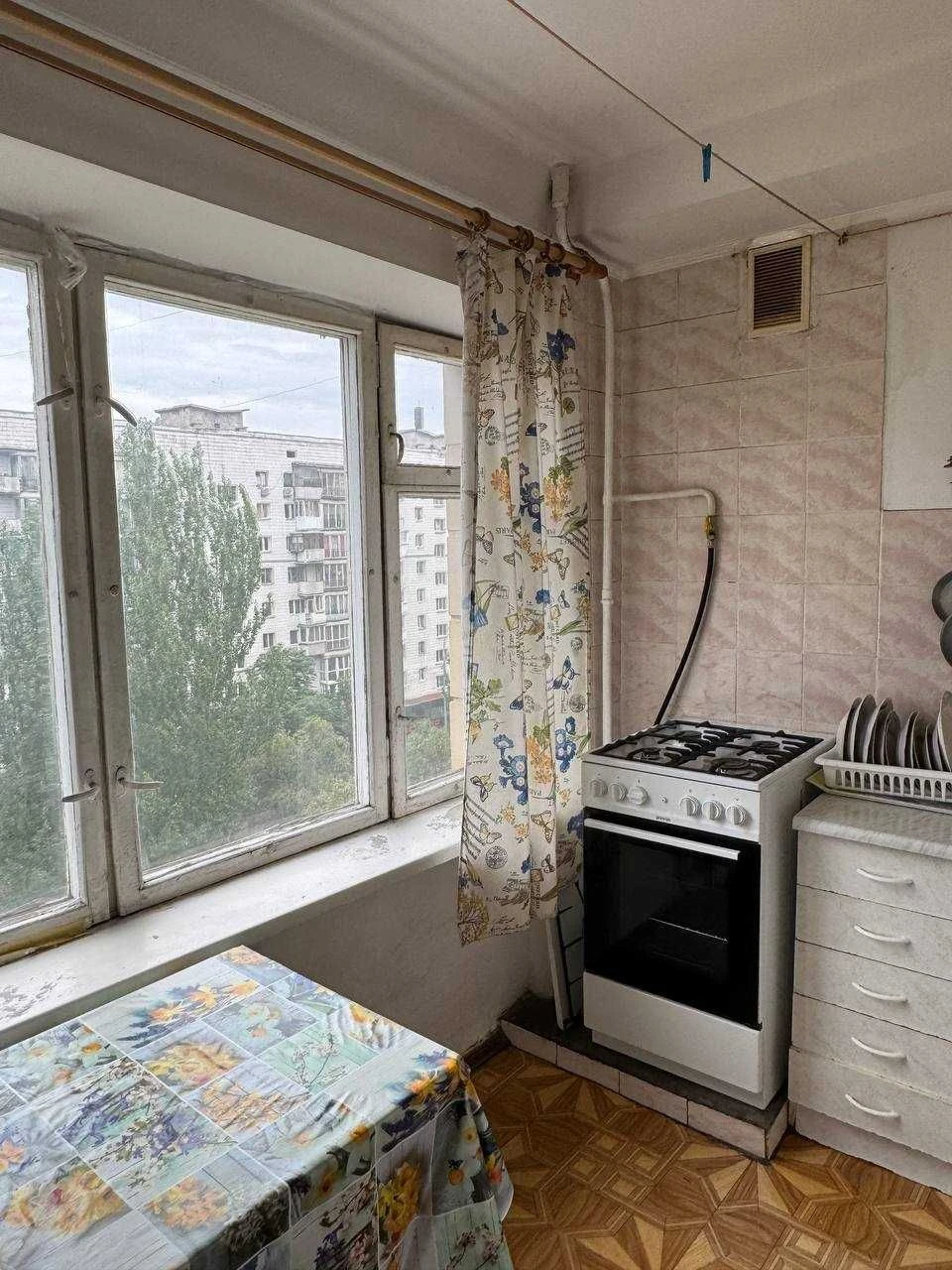 2к квартира в центрі міста, аїнки 9