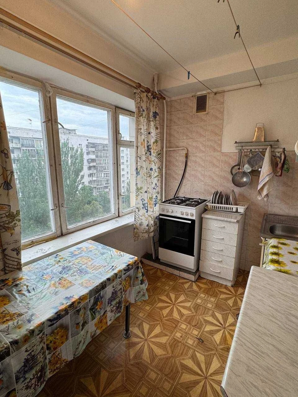2к квартира в центрі міста, аїнки 9