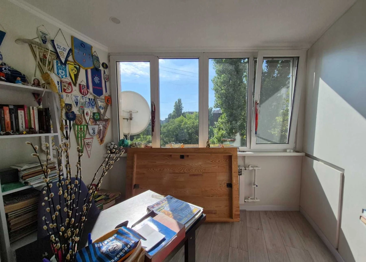 ТЦ Панорама. Велика 3-х кімнатна 70м². Ремонт