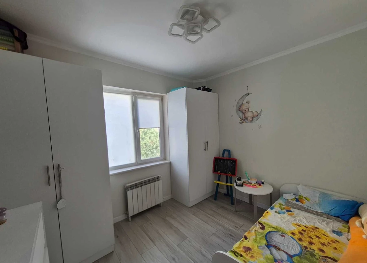 ТЦ Панорама. Велика 3-х кімнатна 70м². Ремонт