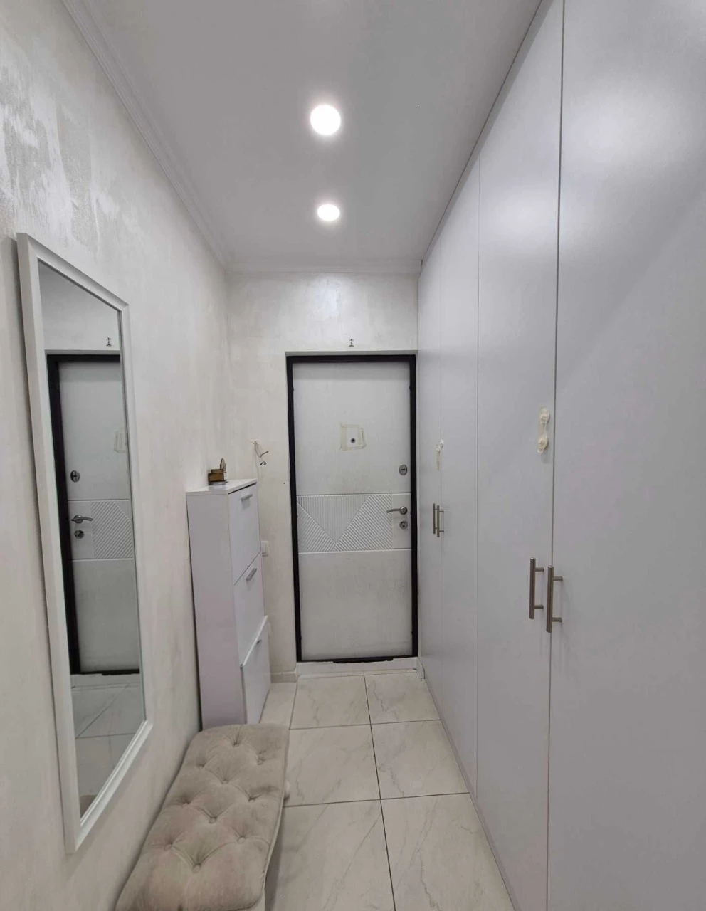 ТЦ Панорама. Велика 3-х кімнатна 70м². Ремонт
