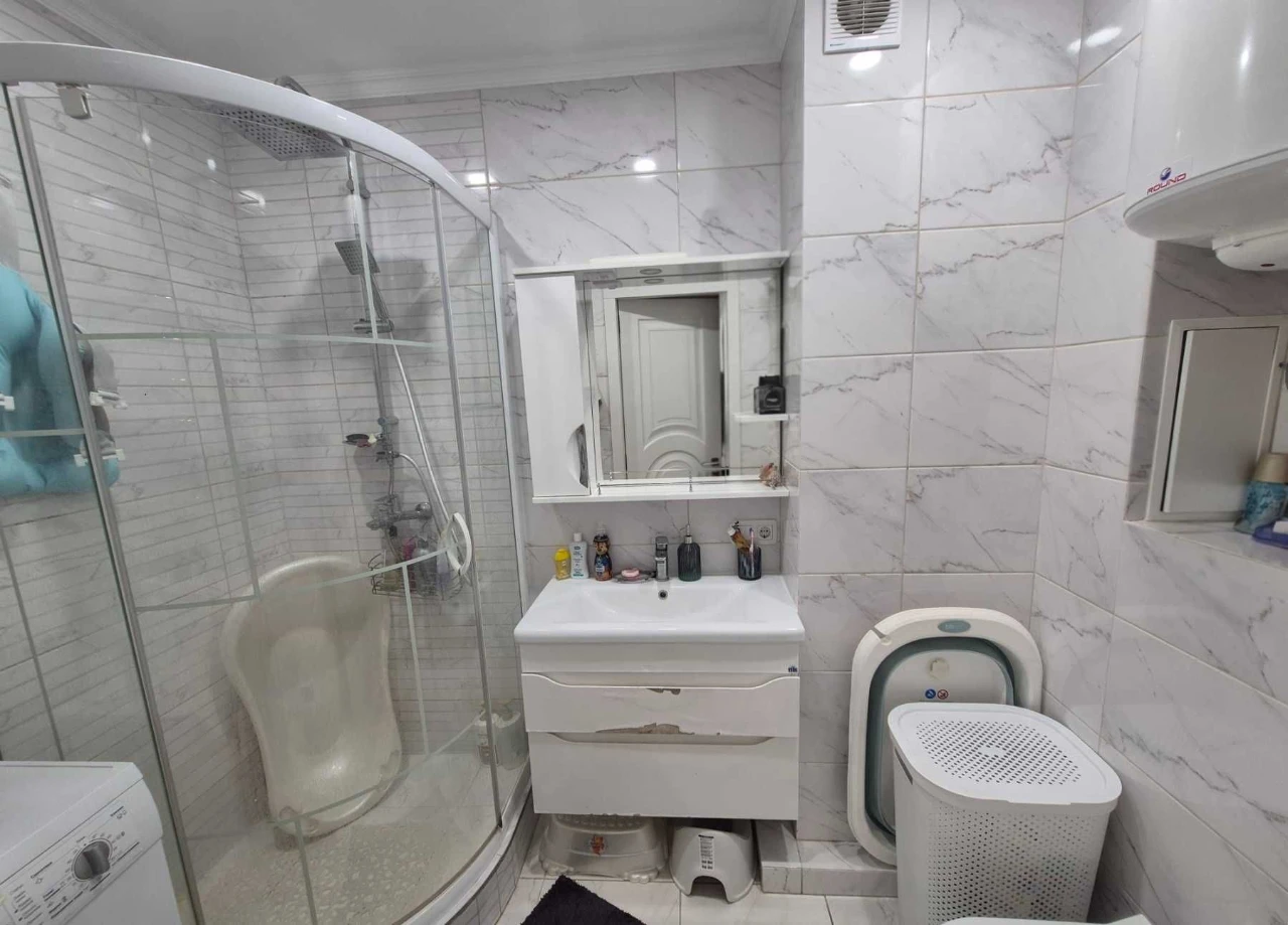 ТЦ Панорама. Велика 3-х кімнатна 70м². Ремонт