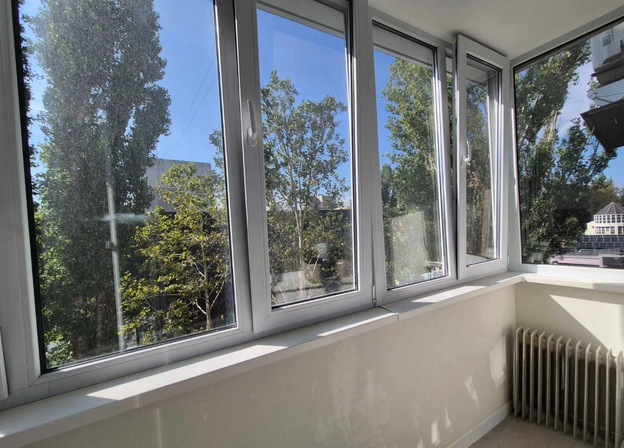 ТЦ Панорама. Велика 3-х кімнатна 70м². Ремонт