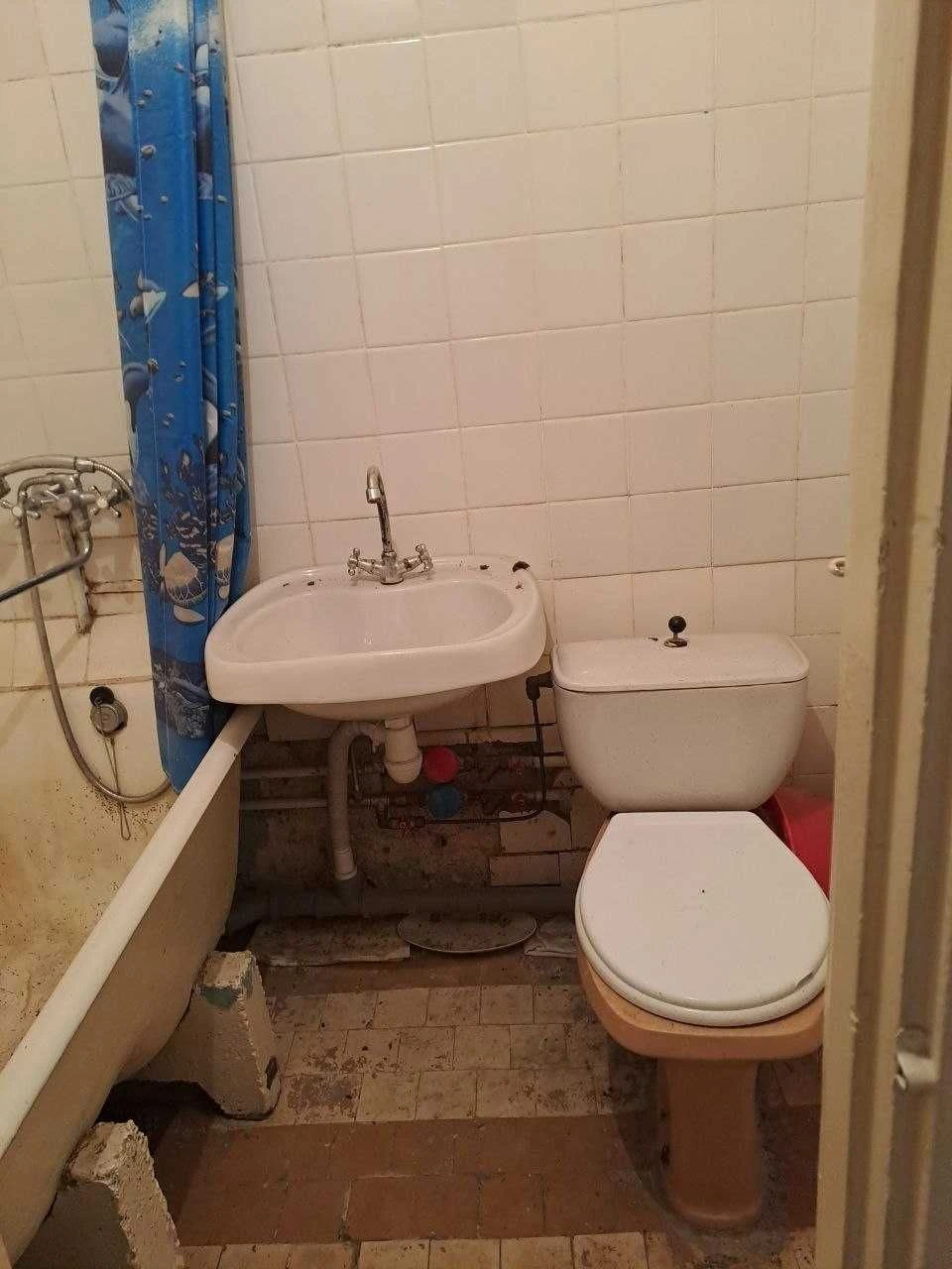 1к квартира в житловому стані , вул.Здолбунівська 1