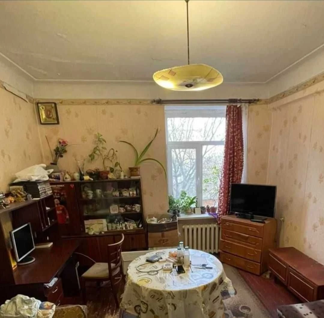 Продам 2-х к. квартиру Центр ; ул. М. Грушевского